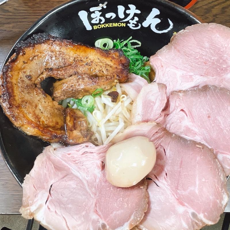 2種のチャーシューの油そば（黒）(ぼっけもん 狛江店)