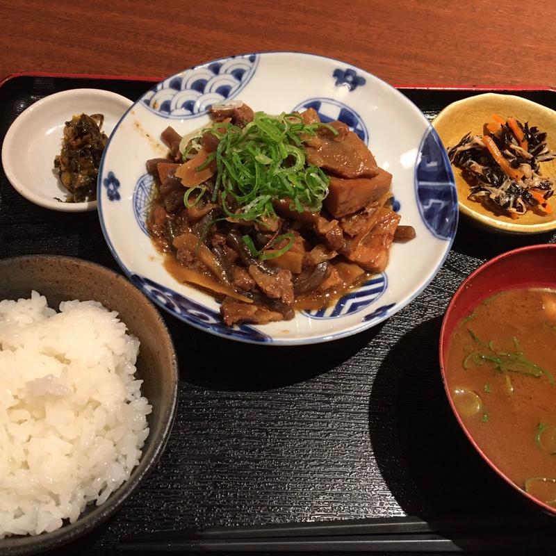 牛すじ煮込(博多もつ鍋 芳々亭 (よしよしてい))