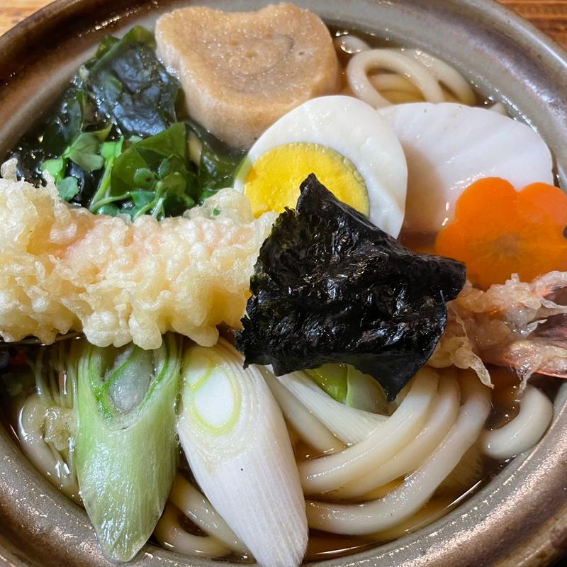 鍋焼きうどん(味奈登庵 本牧店)