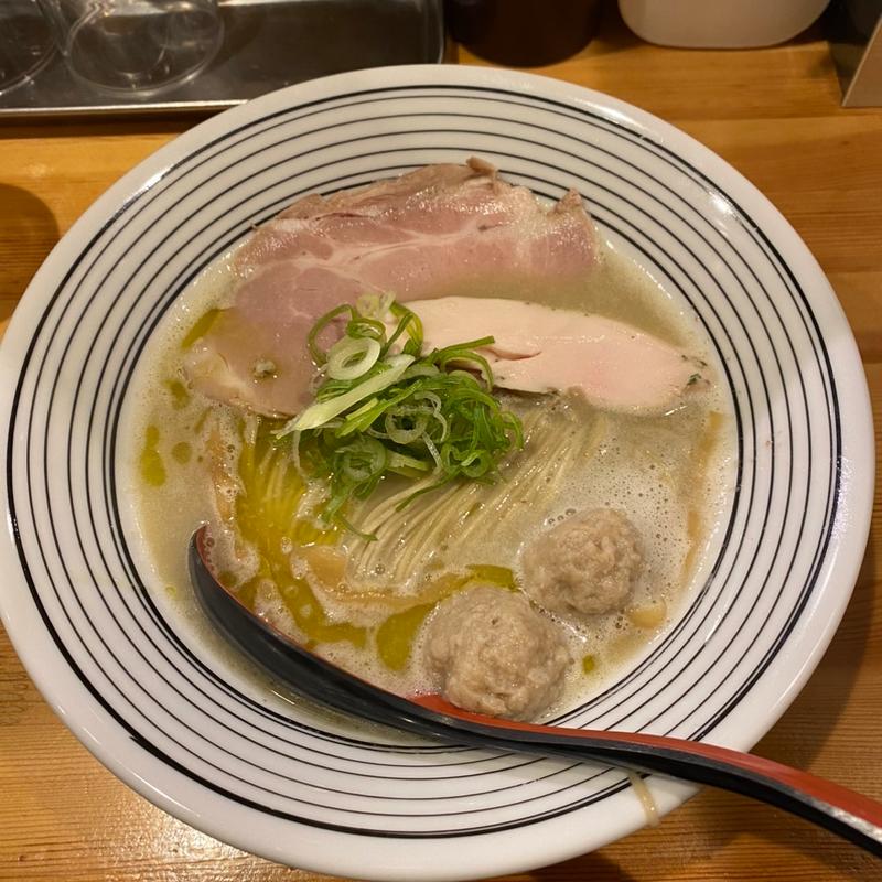 季節限定芳香鶏白湯ラーメン(自家製麺 竜葵)