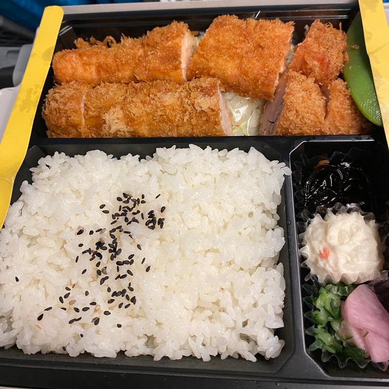 ヘレカツとエビカツのあいもり弁当(とんかつKYK)
