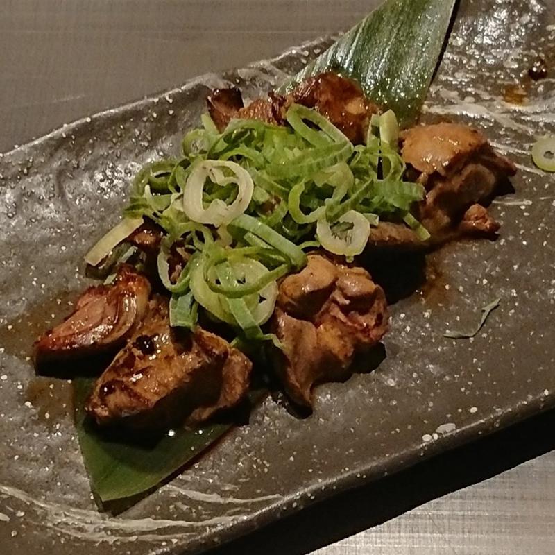 ハツ付きレバーにんにくダレ(鉄板焼かしわ 二子玉川ライズ店)