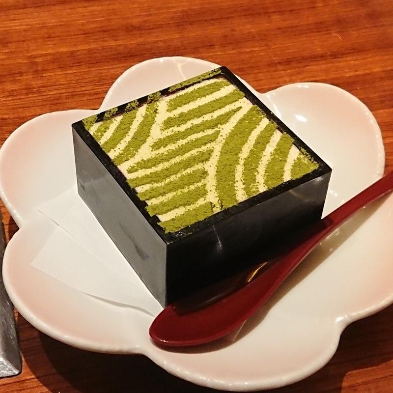 こだわり卵の濃厚抹茶ティラミス(鉄板焼かしわ 二子玉川ライズ店)