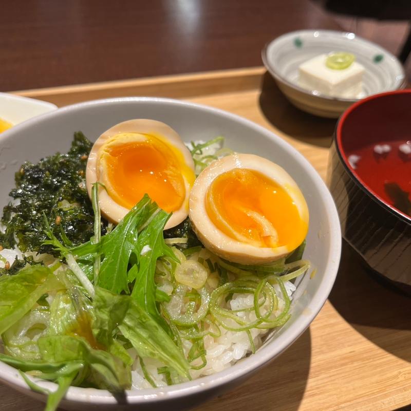 麻薬玉子定食(台所屋ケンちゃん 本町店)