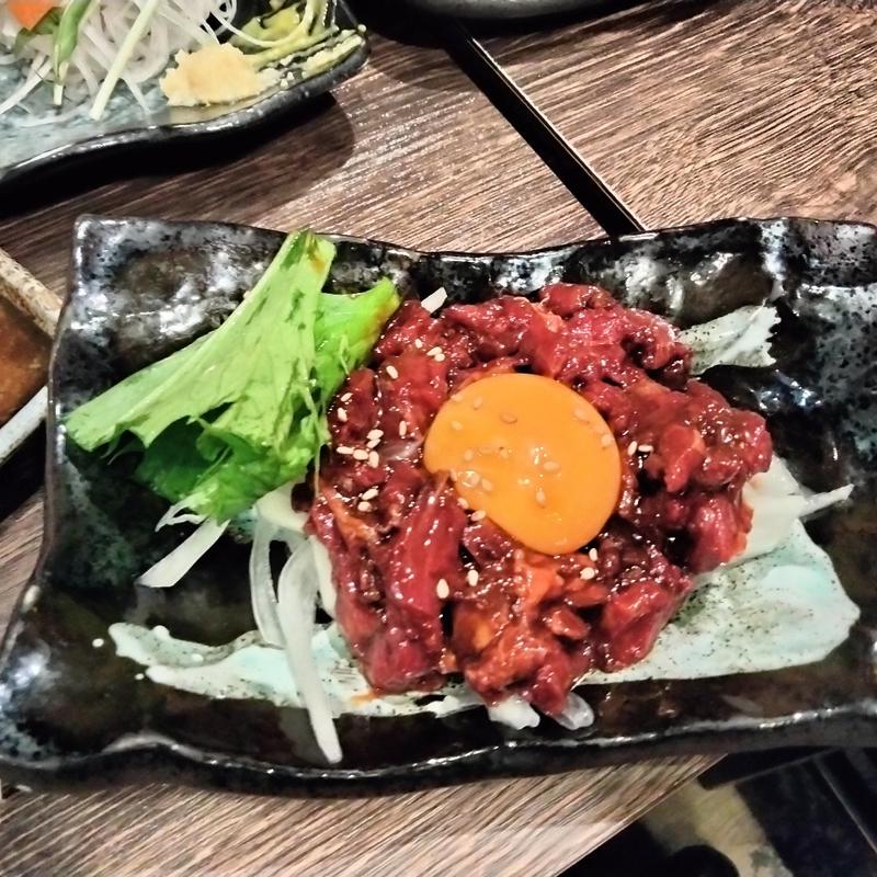 馬のユッケ(馬ござる)