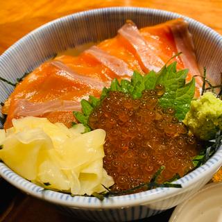 生鮭とイクラの親子丼(四季の味 さくれ )