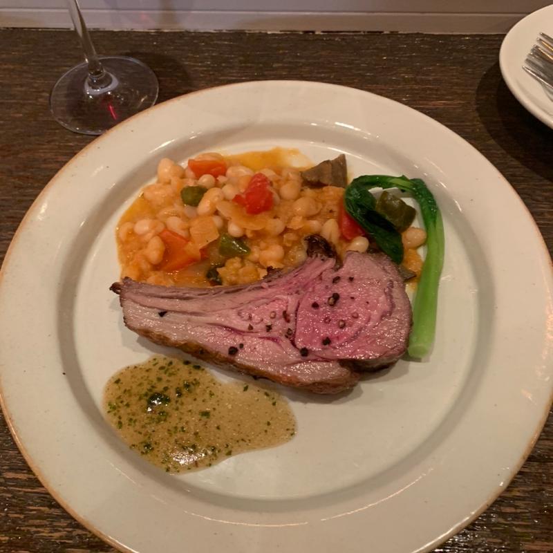 子羊肉のグリル白いんげん豆のラタトゥイユ添え(sakaba trois・日仏食堂 トロワ)