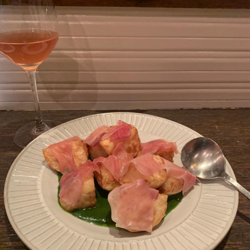 カブのフリットほうれん草ソース(sakaba trois・日仏食堂 トロワ)