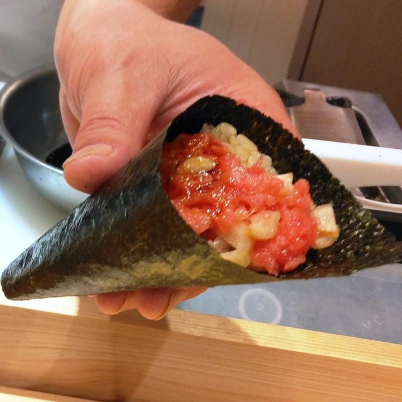 ねぎとろ牛蒡の手巻き寿司(横浜 鮨 ふくじゅ)