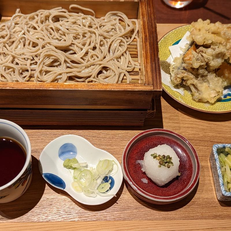 穴子と旬野菜の天せいろ

(焼鳥 ハレツバメ 横浜鶴屋町店

)