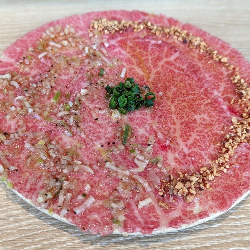 日本一のサーロイン・ユッケ ハーフ＆ハーフ(横浜焼肉Kintan)