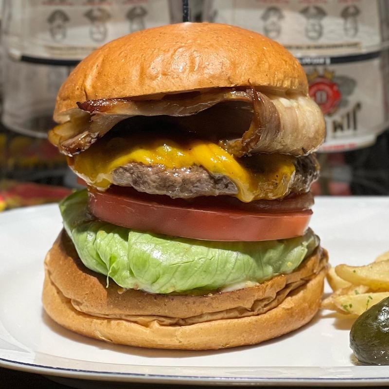 ベーコンチーズバーガー(BAR & GRILL BURGER CHOP-STEAK HAMBURGER-バーガーチョップ)