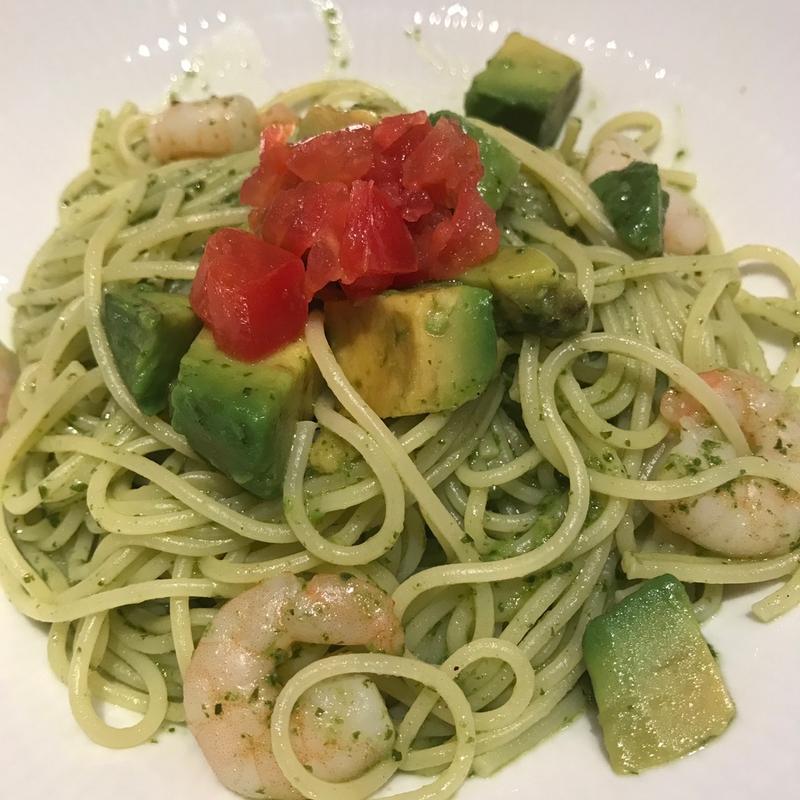 海老とアボカドのジェノベーゼ(イタリアンダイニング DoNA 有楽町店)