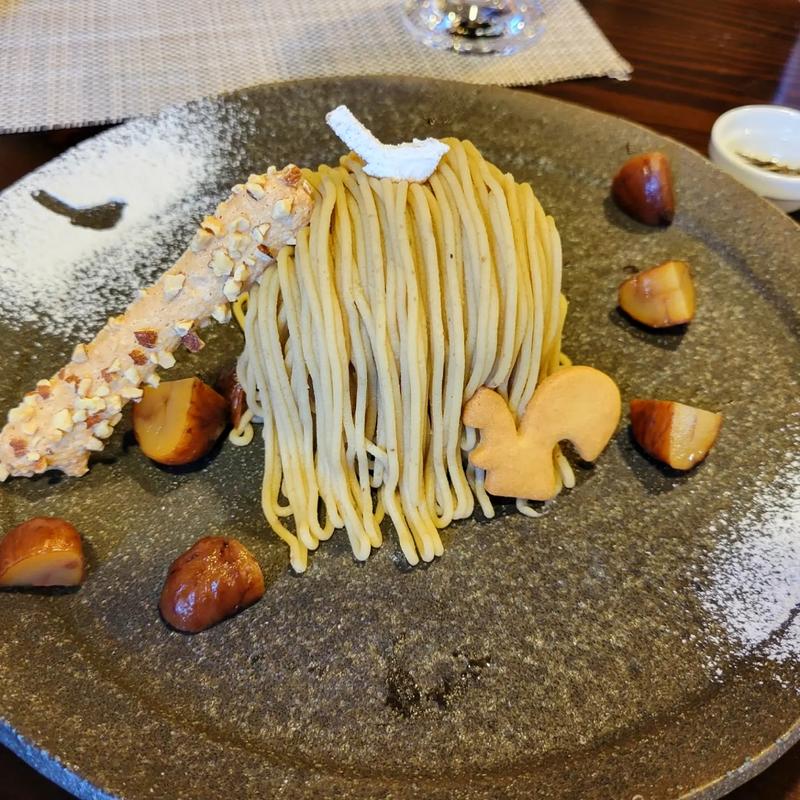 源氏山しぼりたてモンブラン(レ・ザンジュ 鎌倉本店)