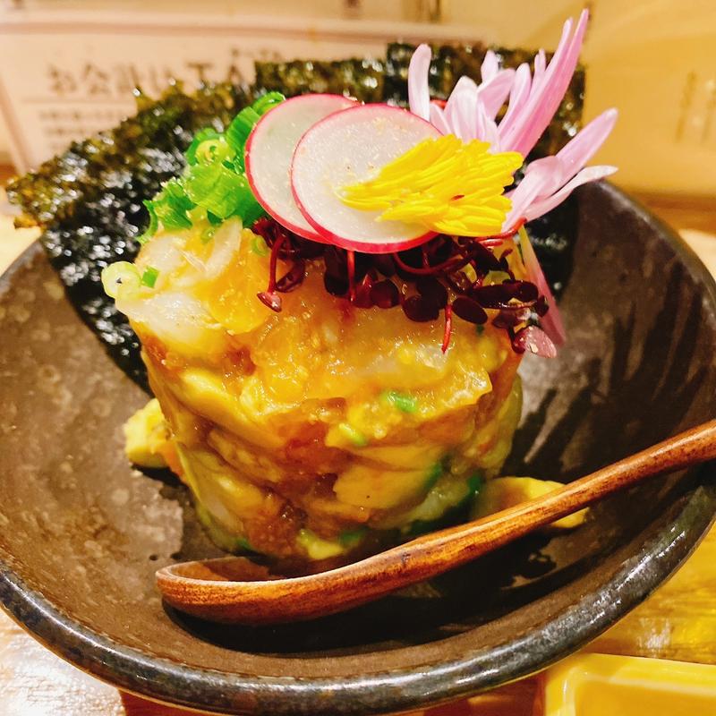 赤海老とアボカドとみかんと玉露茶のなめろう(魚屋 十忠八九)