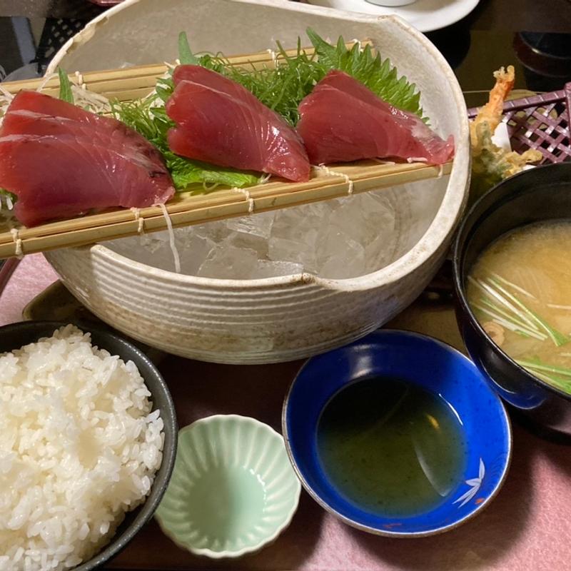 カツオ定食(てん )
