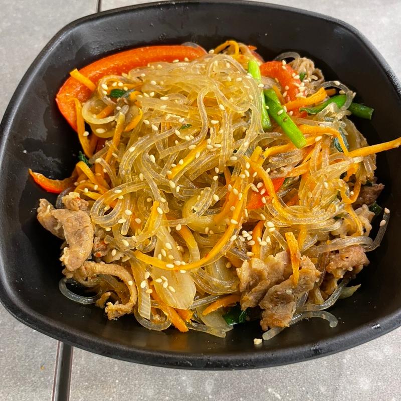 牛肉入りチャプチェ(ウォンシャチキン プレミアム マルエイガレリア店)