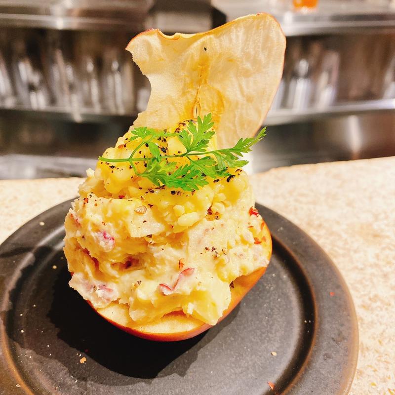 まるごと林檎ポテサラ(schwa2（シュワシュワ）)