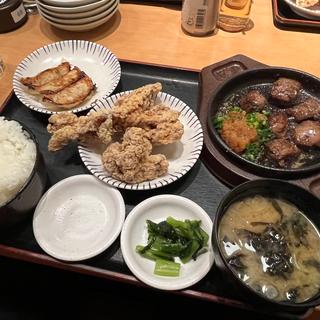 サイコロステーキ&焼き餃子&鶏から定食(てんぐ大ホール 銀座ナイン店)