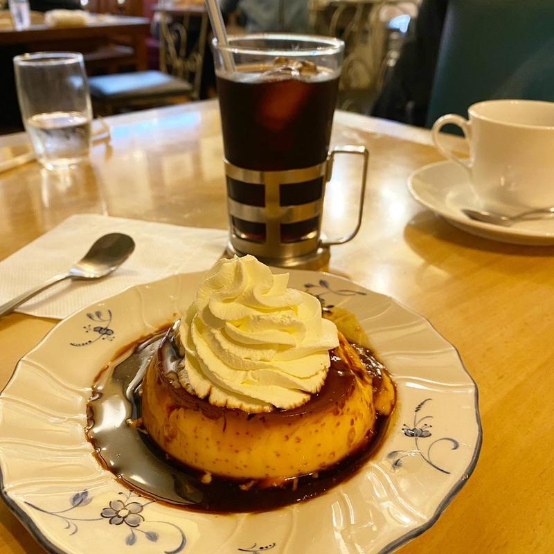 プリン（生クリームのせ）(ロージナ茶房 （ロージナサボウ）)