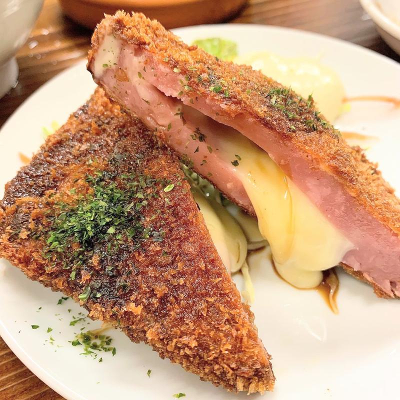 ハムカツinチーズ(大衆食堂スタンドそのだ)