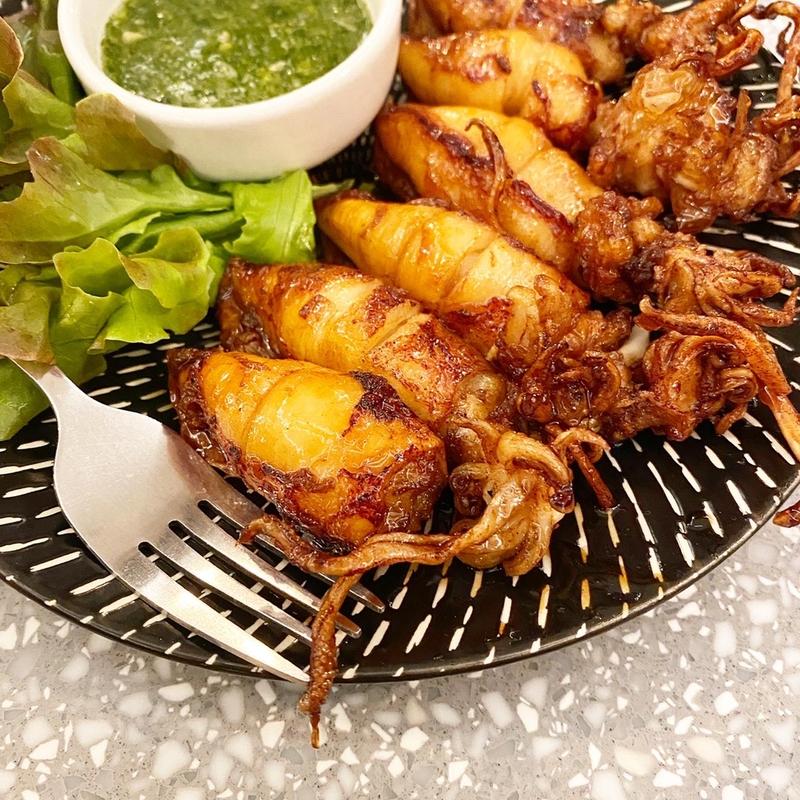 ヤリイカの炭火焼き(レー ラーオ)