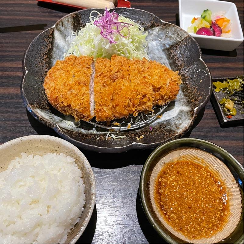 ロースカツ定食(勝烈亭 南熊本店 )