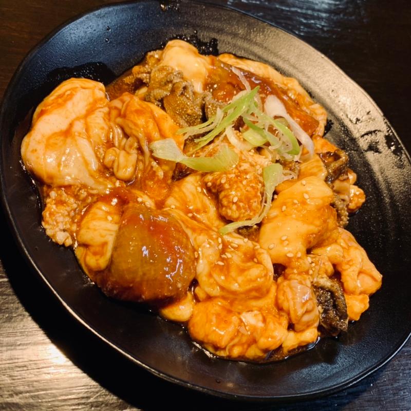 ホルモンのハーフ盛り(和牛ホルモン とむらん)