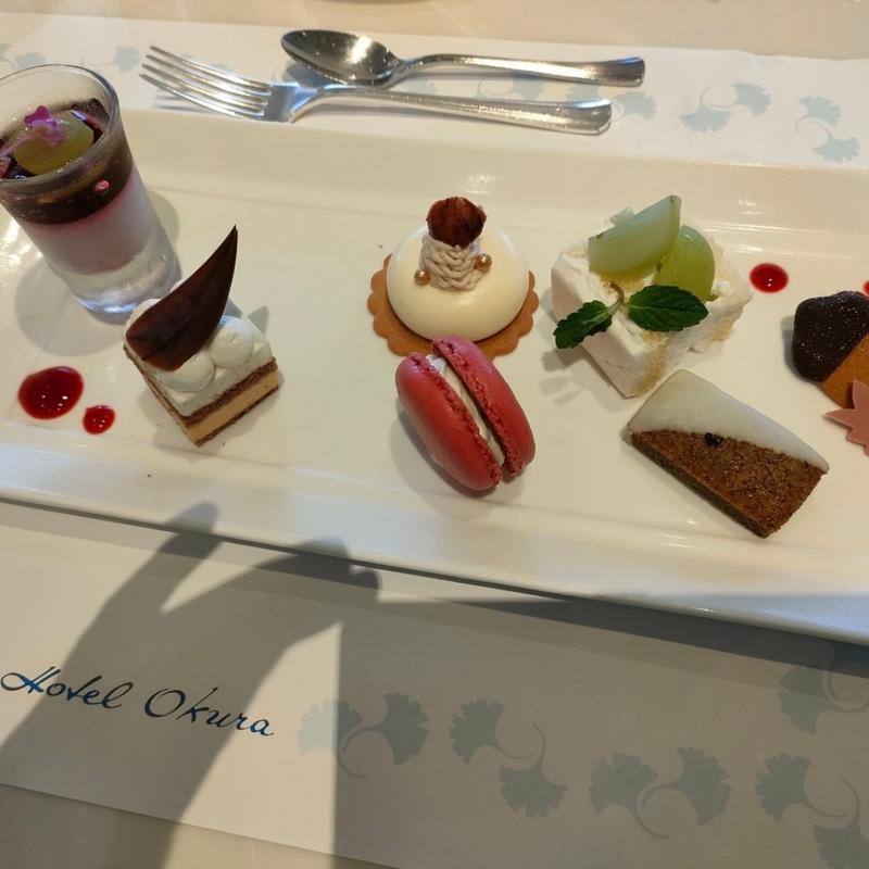 アフタヌーンティー(カフェレストラン「カメリア」)