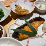 鮭の西京漬定食(おばんざい・炙り焼き・酒 菜な 渋谷マークシティ店)