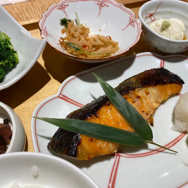 鮭の西京漬定食(おばんざい・炙り焼き・酒 菜な 渋谷マークシティ店)