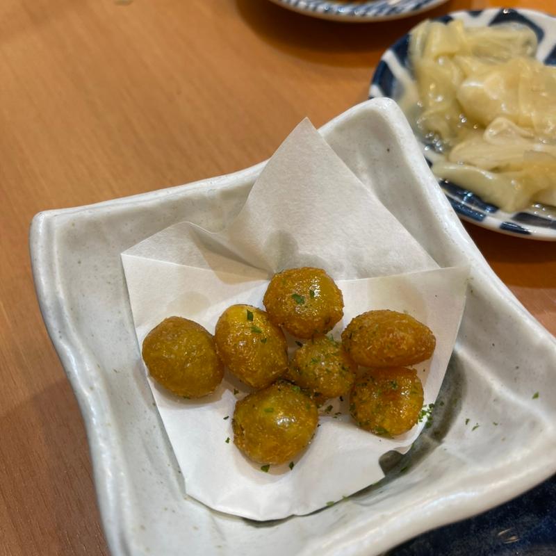 銀杏素揚げ(立ち飲み鮨 謹賀 駅前第3ビル)