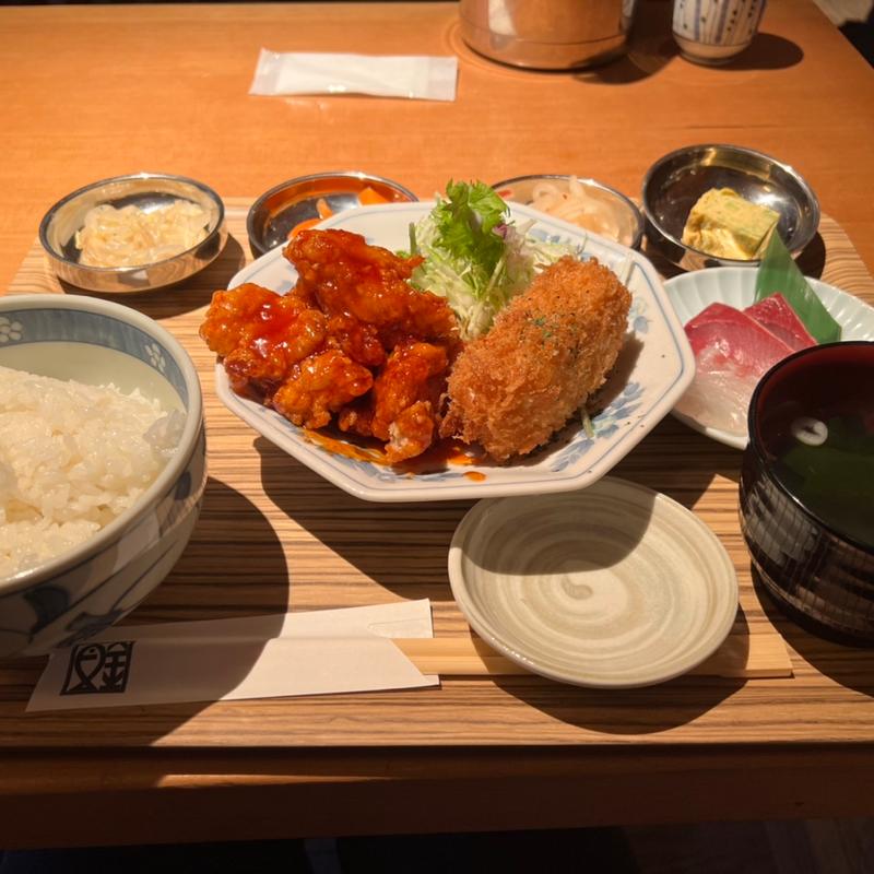 ヤンニョムチキンとホタテクリームコロッケセット(西新橋 魚金)