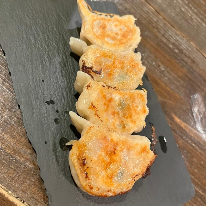 江別産黒豚　昆布　新生姜　焼き餃子(餃子とワイン 果皮と餡)