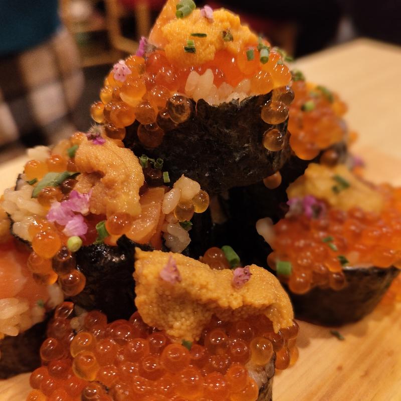 うにといくらのこぼれ寿司(大衆すし酒場 ジャポニカ 大阪駅前第3ビル店)