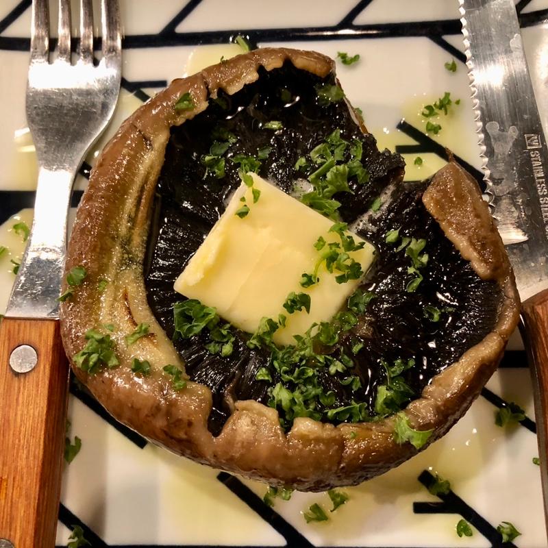 巨大マッシュルーム・トリュフバター(あぶりどり バリ鳥 恵比寿 （バリチョウ）)