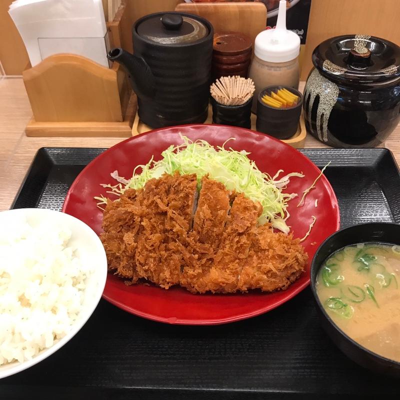 ロースカツ定食(かつや 新宿南口店 )