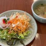 ランチのサラダとスープ(Soi Gapao （ソイガパオ）)
