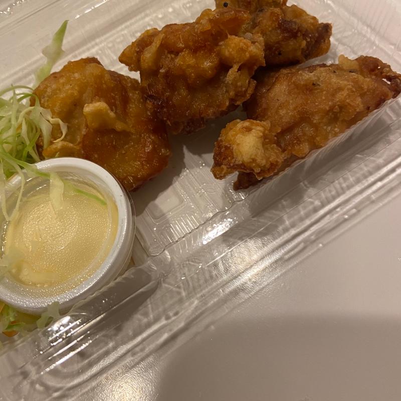 鳥の唐揚げ(もつ焼き とん豚)