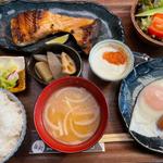 焼き鮭定食(朝ごはん午後ごはんYAMAIRO)