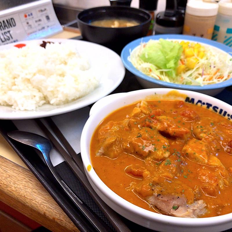 ごろごろチキンのバターチキンカレー 生野菜(松屋 水道橋店)