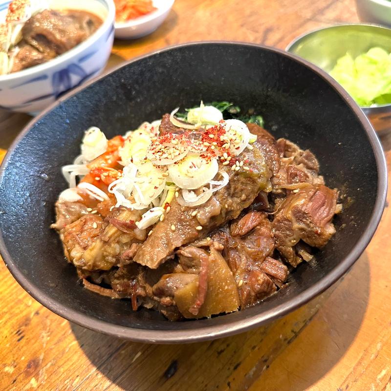 上肉丼(焼肉ホルモン アポロン 神田駿河台)