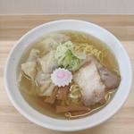 ワンタン麺(麺屋ソルト)