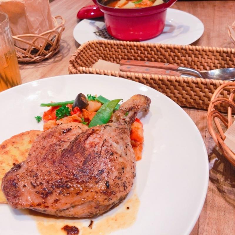 鴨のもも肉のコンフィー(ブランジェリー コム・シノワ)