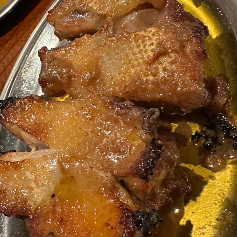 骨付き鶏　親鶏(横浜骨付き鶏 まる金)