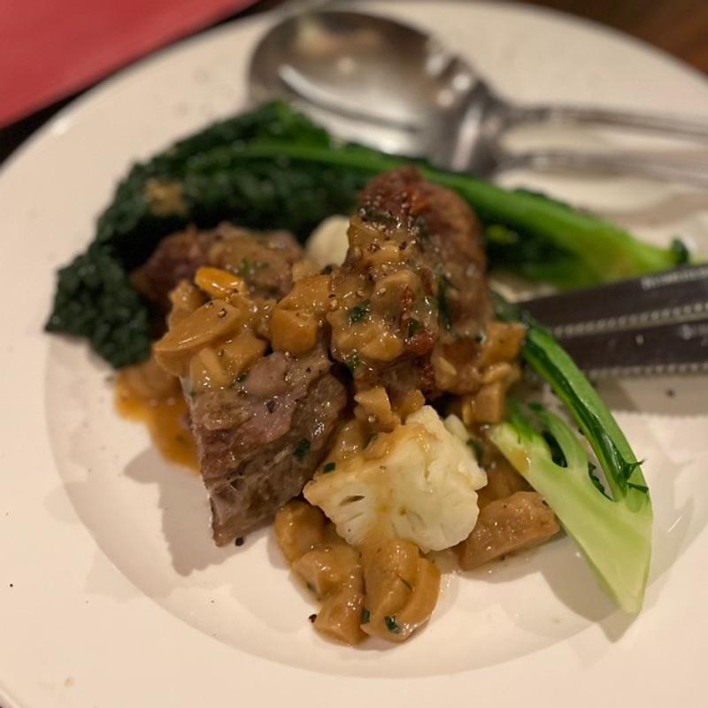 牛ほほ肉のコンフィ(コロッセオ中目黒 )