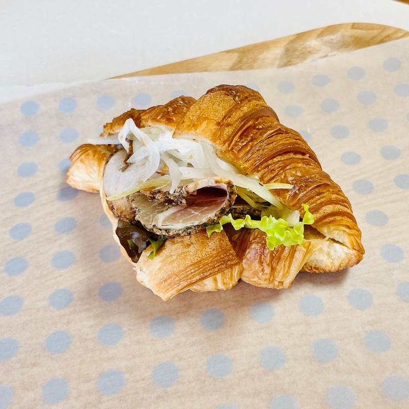クロワッサンサンド(ペッパーハム)(マニフィック ブーランジェリー)