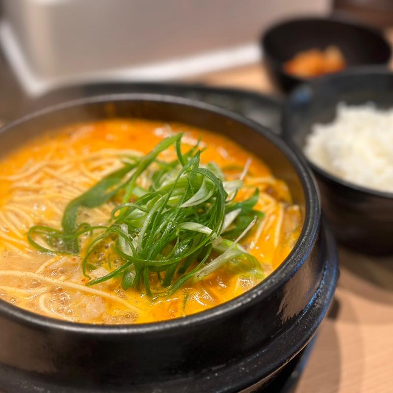 サービスランチA(ホルモンらーめん 8910 白寿赤坂店)