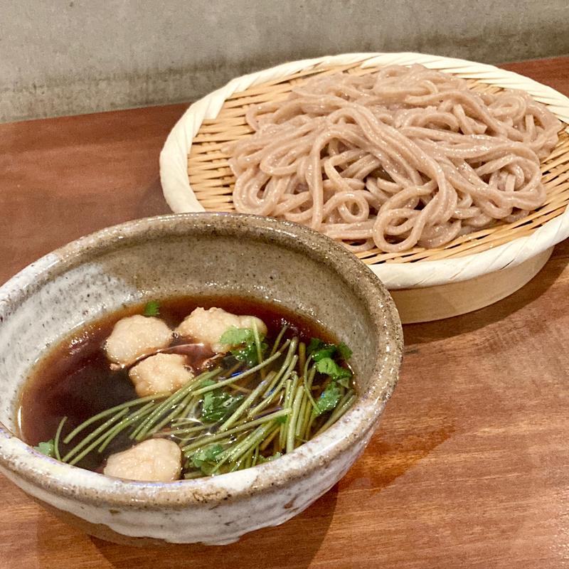 炙り国産もつと三つ葉のつけ汁うどん※自家製粉粗挽きうどん(自家製粉石臼挽きうどん 青空blue)