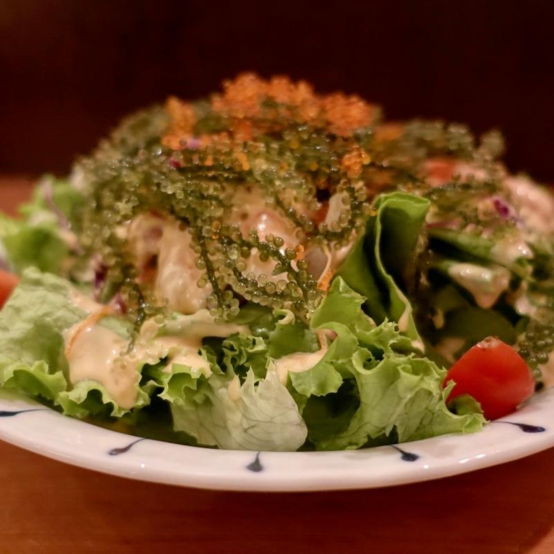 海ぶどうと海老の海鮮サラダ(つばき)